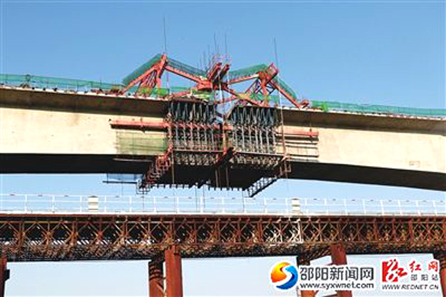 资江特大桥计划下月20日全桥合龙